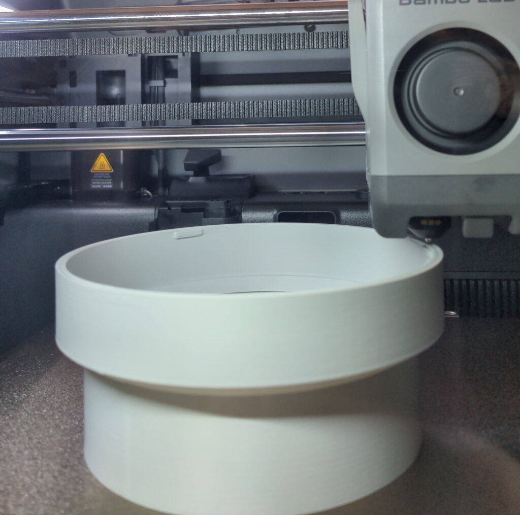 Raccord de VMC sur mesure en cours de fabrication par impression 3D