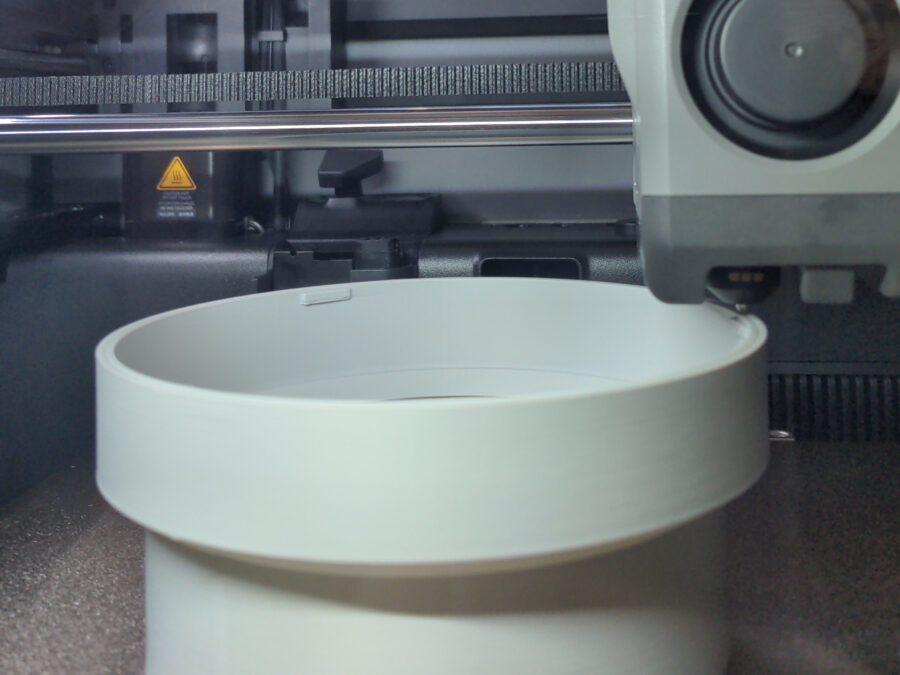 Raccord de VMC sur mesure en cours de fabrication par impression 3D