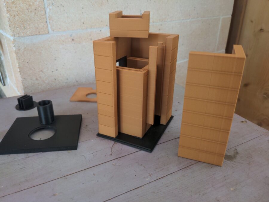 Maquette du MiniMasse ouverte avec ses parois et son dessus retirés